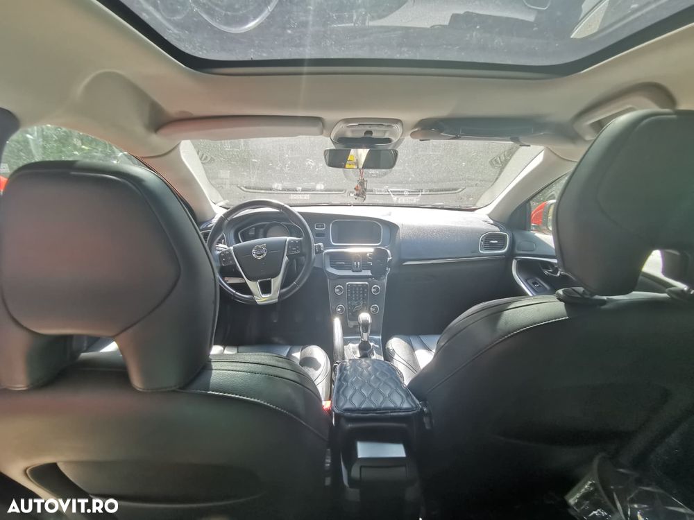 Volvo V40 D2 Summum - 11