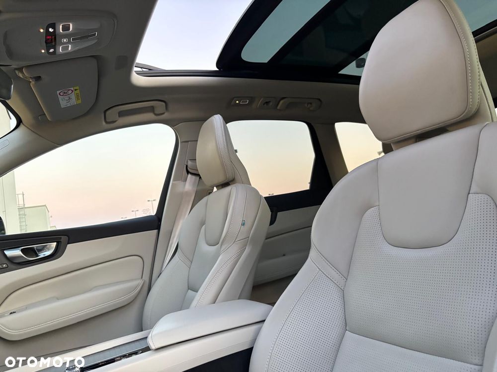 Volvo XC 60 T6 AWD Recharge Plus Bright - 41