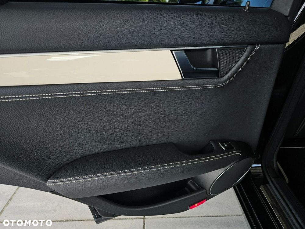 Mercedes-Benz Klasa C - 27