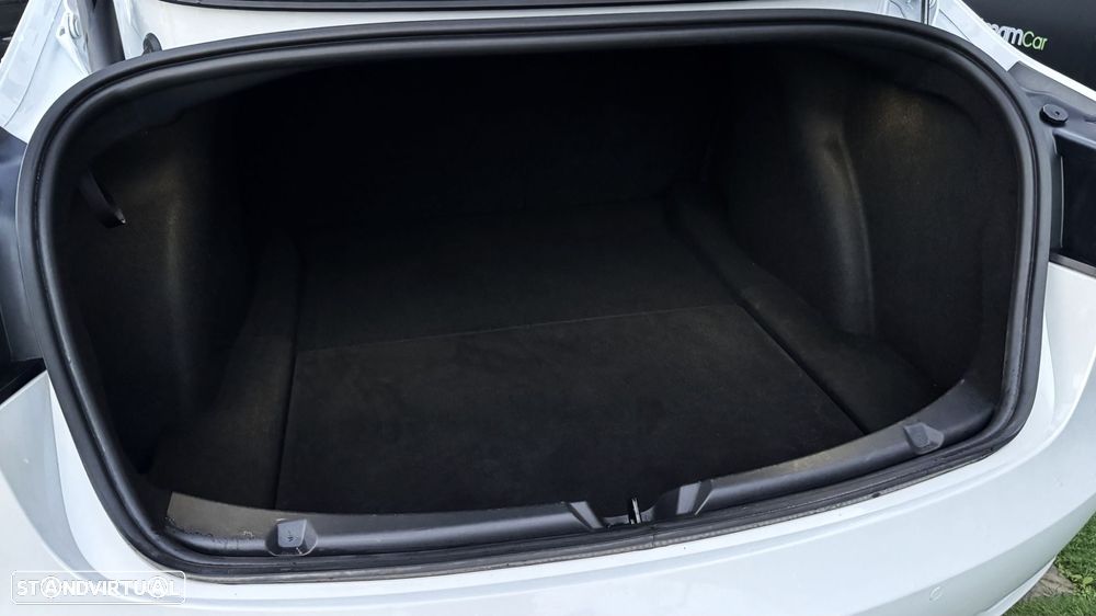 Tesla Model 3 Performance Dual Motor AWD - 33