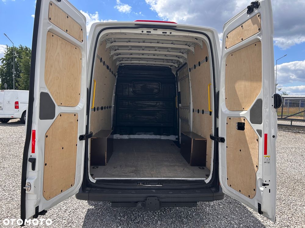 Volkswagen Crafter - 22