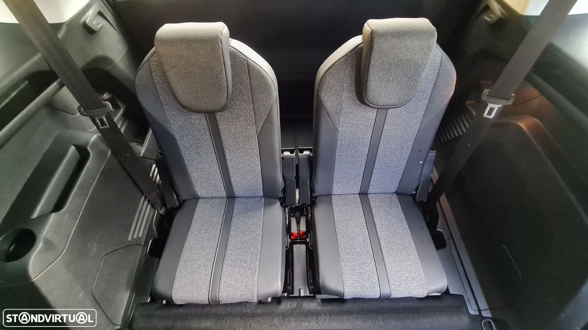 Peugeot 5008 1.5 BlueHDi Allure EAT8 - 46