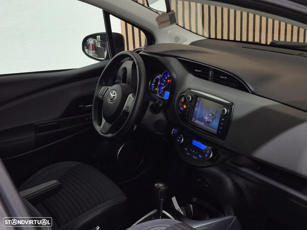 Toyota Yaris 1.5 HSD Comfort+P.Techno - 30