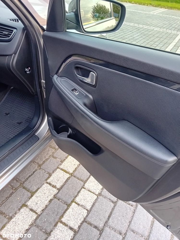 Kia Carens 1.6 GDI L 7os - 34