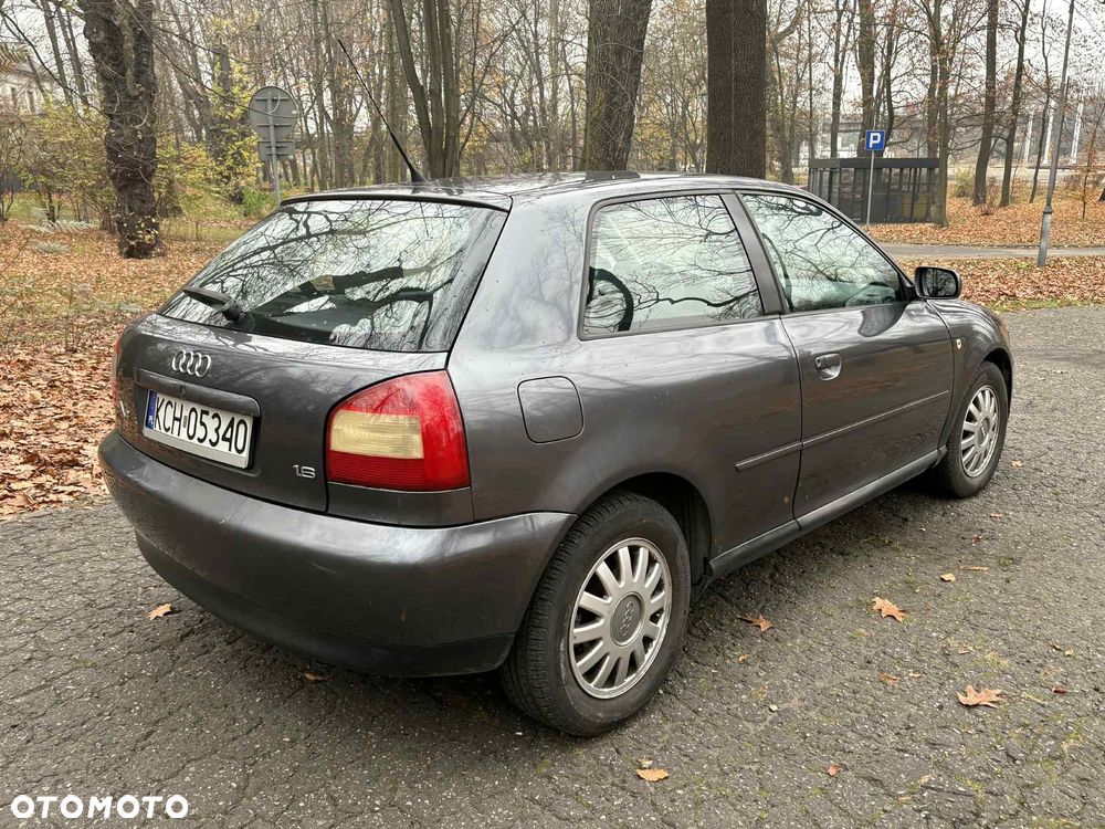 Audi A3 1.6 Ambiente - 4