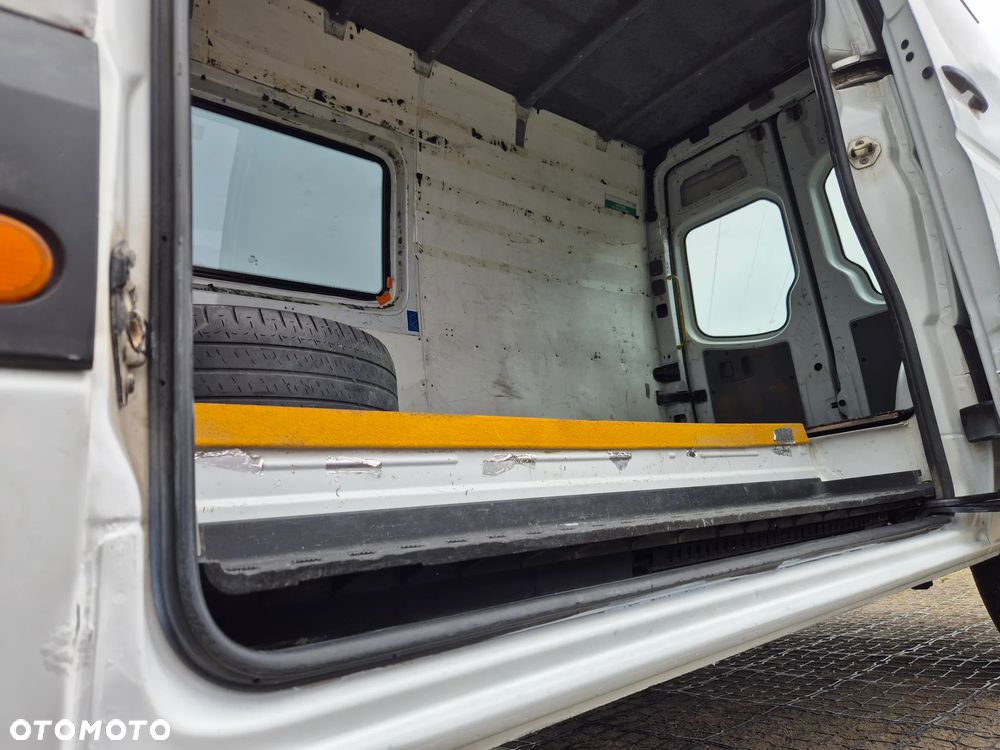 Mercedes-Benz Sprinter - 38