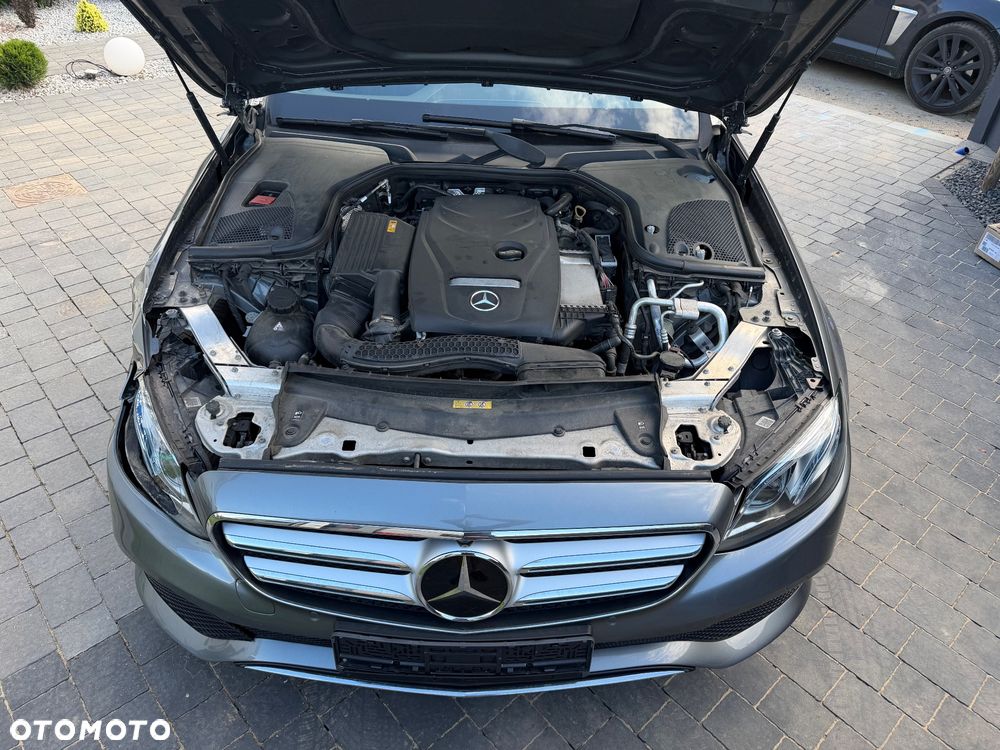Mercedes-Benz Klasa E 250 9G-TRONIC Avantgarde - 36
