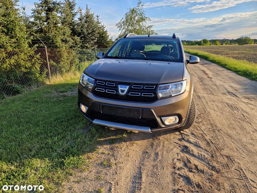 Dacia Logan TCe 90 S&S Stepway Celebration - 10