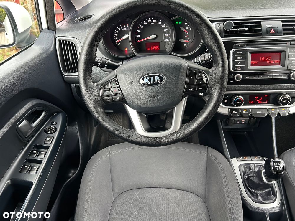 Kia Rio 1.4 Dream Team Edition - 16