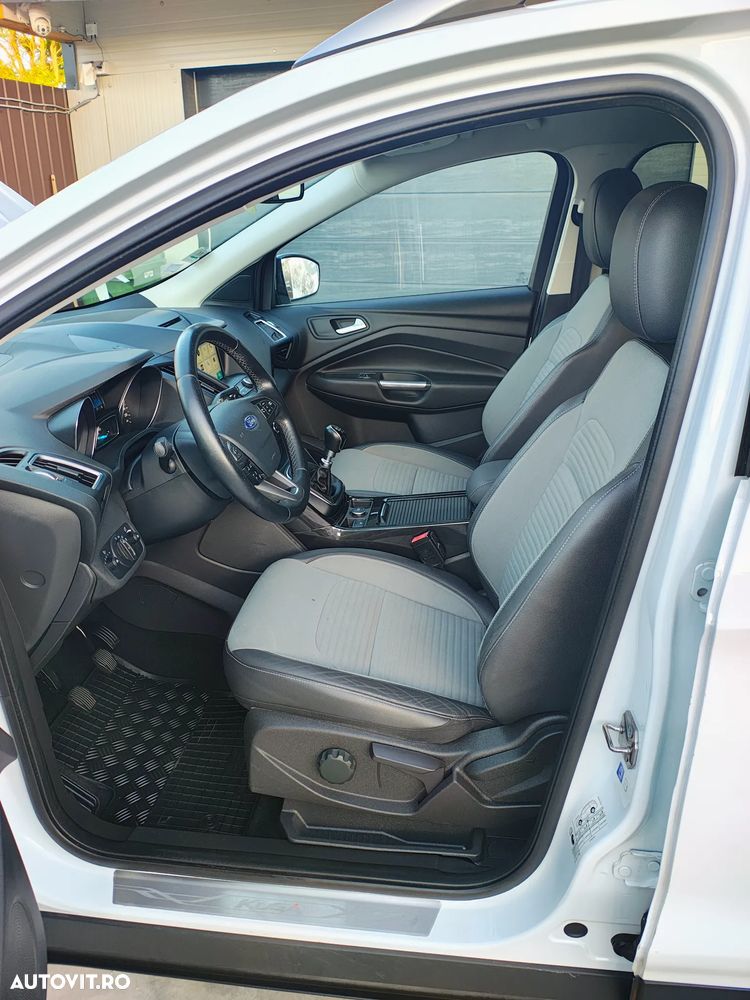 Ford Kuga 1.5 TDCi 2x4 Titanium - 17