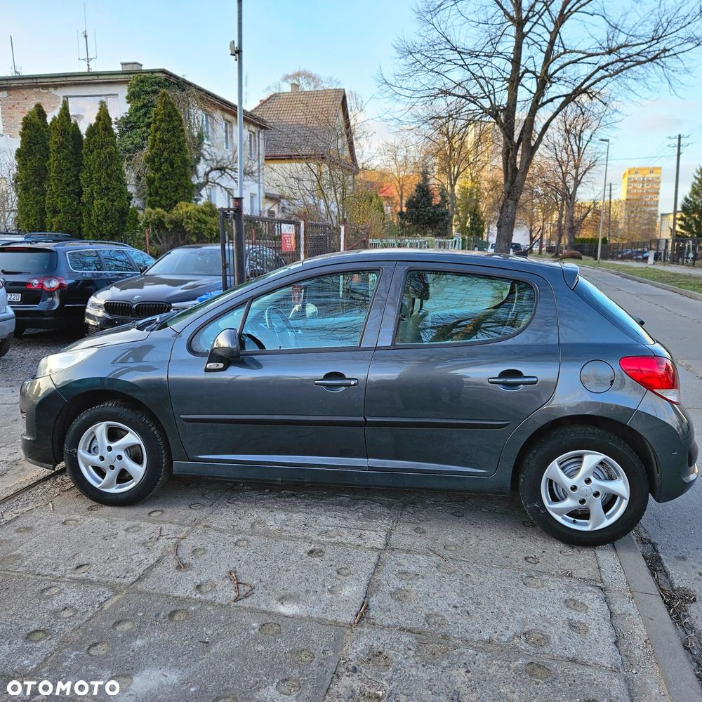 Peugeot 207 1.4 - 10