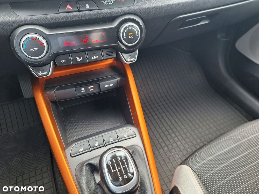 Kia Stonic 1.4 L - 23