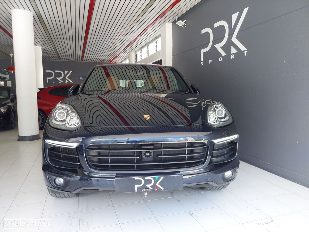 Porsche Cayenne - 2