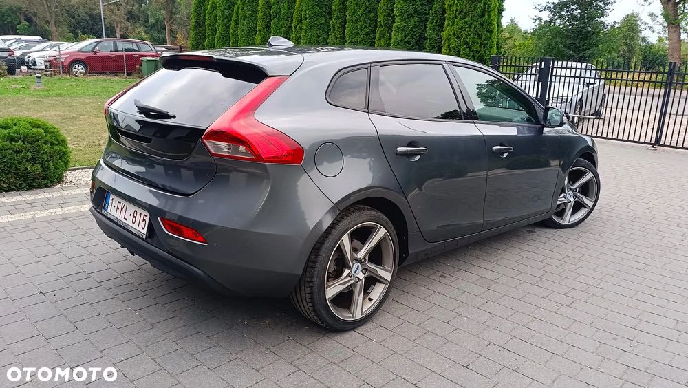 Volvo V40 ver-d2-r--design - 3