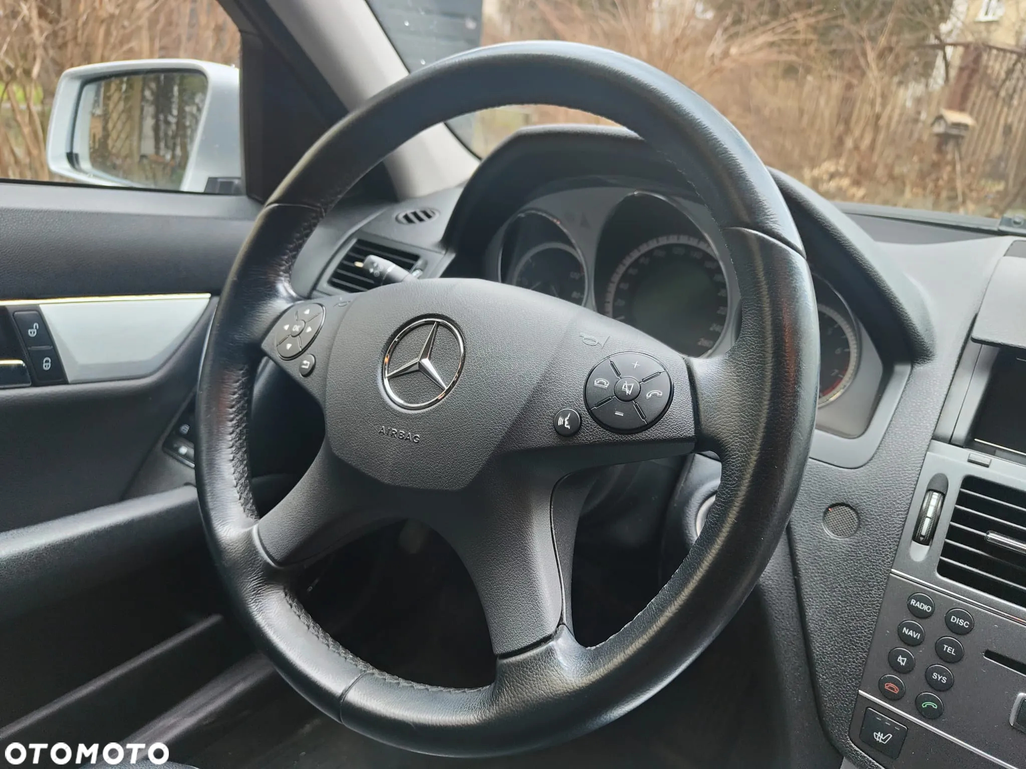 Mercedes-Benz Klasa C 180 T BlueEFFICIENCY 7G-TRONIC Avantgarde - 18