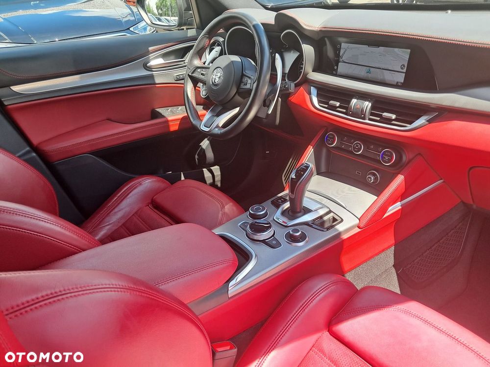 Alfa Romeo Stelvio 2.0 Turbo Veloce Q4 - 25