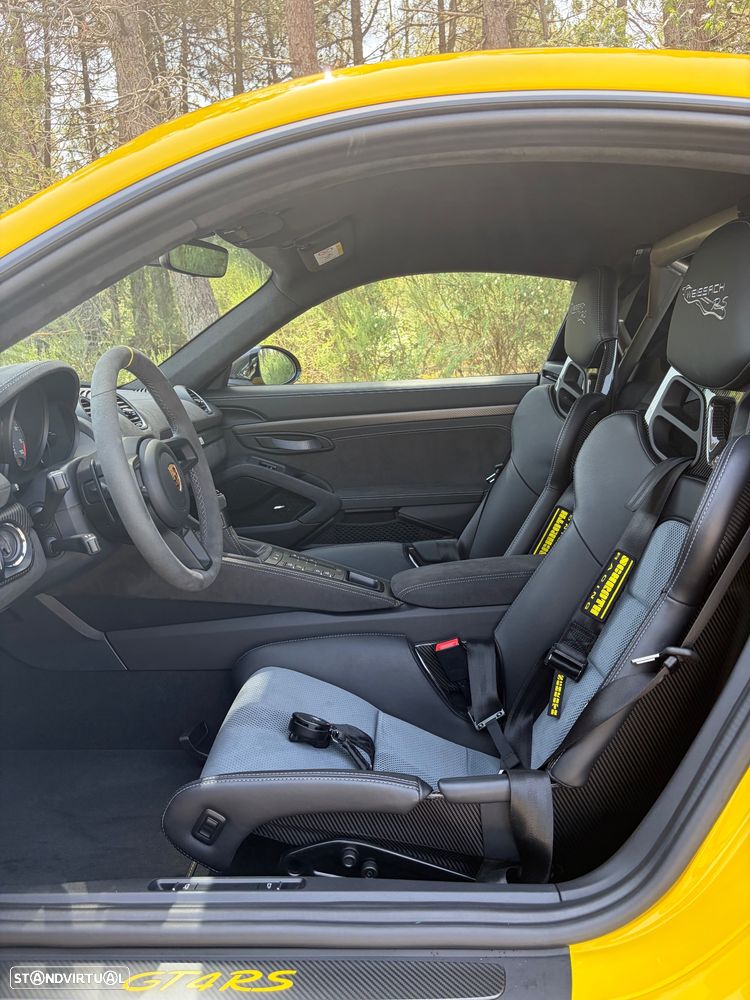 Porsche 718 Cayman GT4 RS - 15