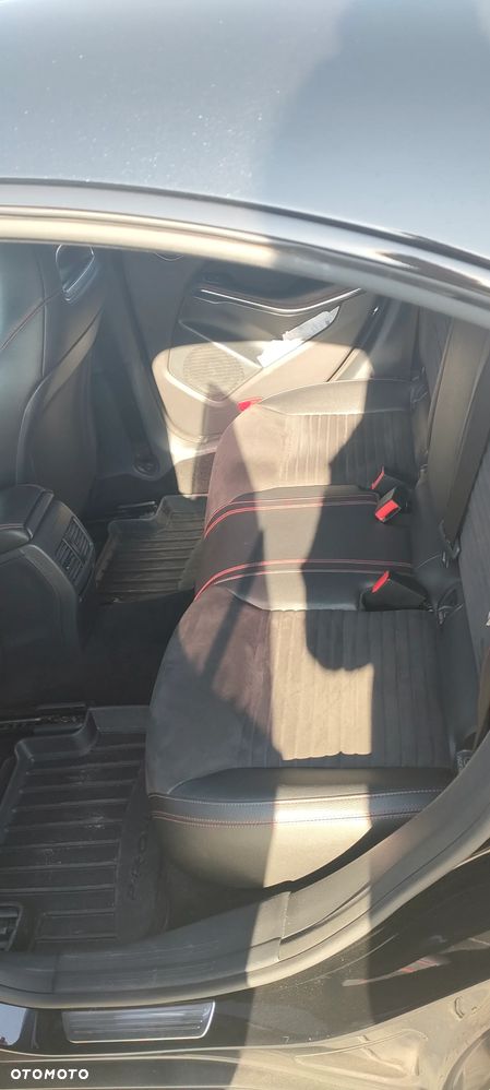 Mercedes-Benz CLA 200 7G-DCT AMG Line - 10