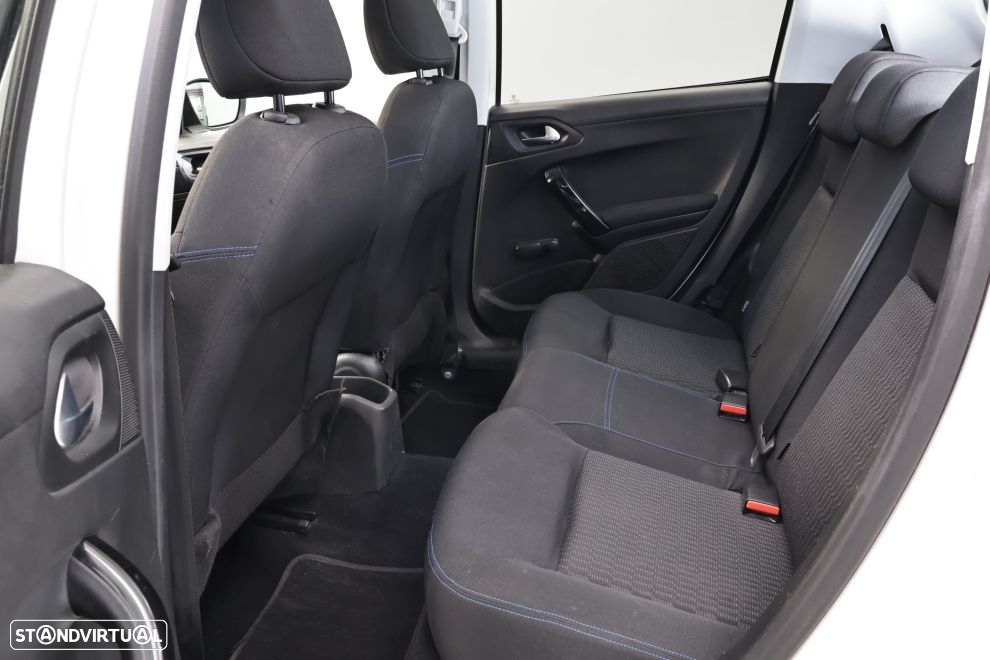 Peugeot 208 1.5 BlueHDi Signature - 25