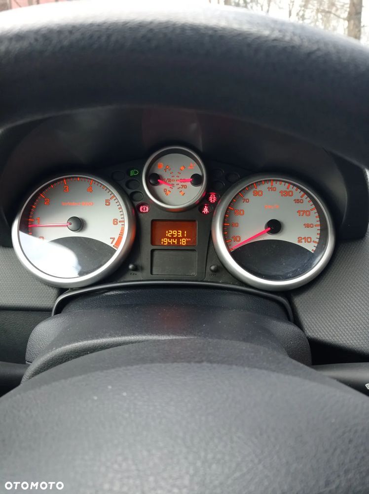 Peugeot 207 1.4 Trendy - 8