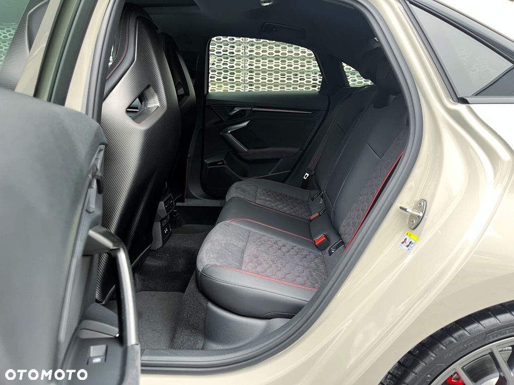 Audi RS3 Limousine - 13