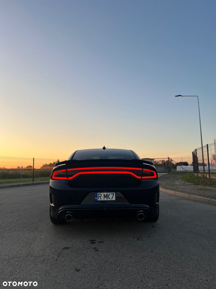 Dodge Charger 5.7 R/T - 8