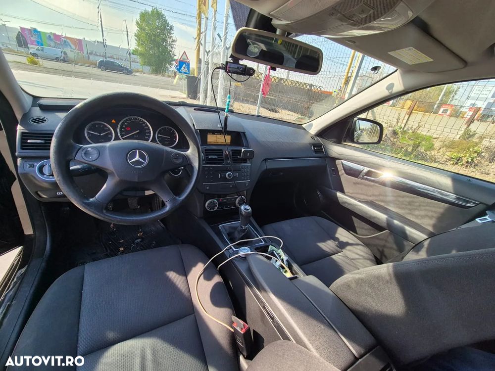 Mercedes-Benz C 220 T CDI Classic - 13