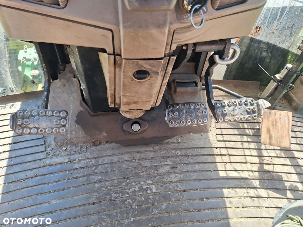 John Deere 6130 Standard 4X4 - 11