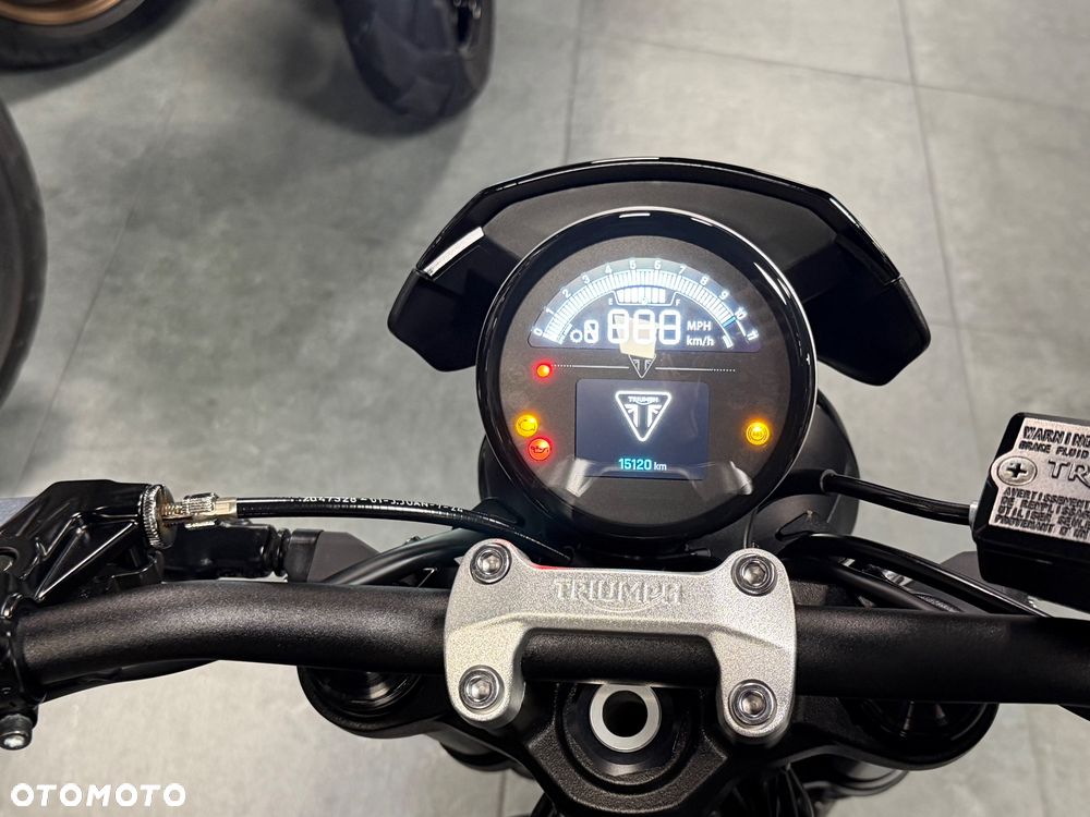 Triumph Trident - 22