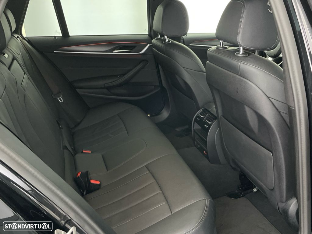 BMW 520 d Pack Desportivo M Auto - 25