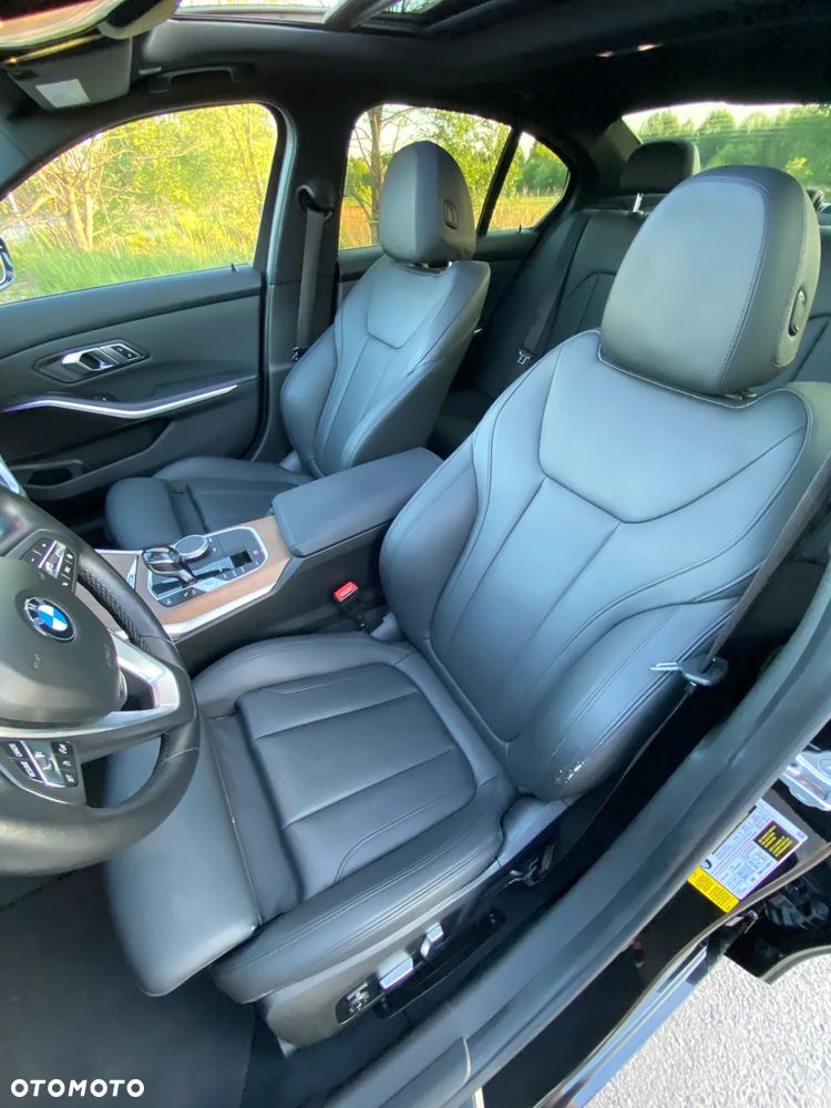 BMW Seria 3 330i M Sport - 21
