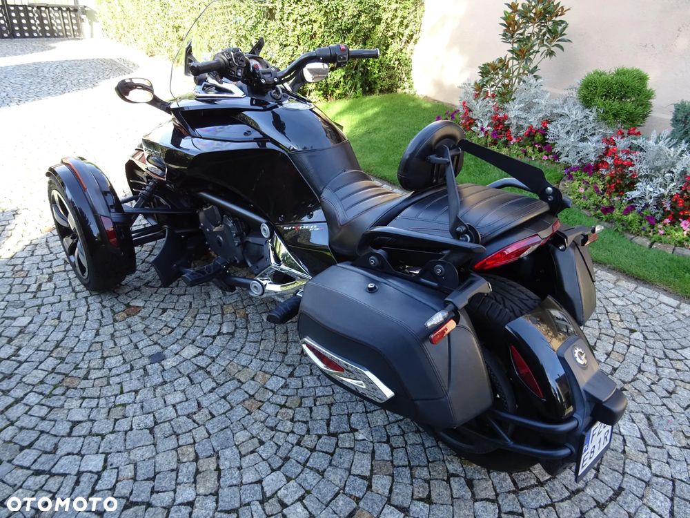 Can-Am Spyder - 23