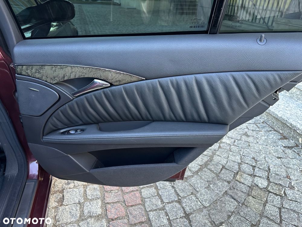 Mercedes-Benz Klasa E - 21