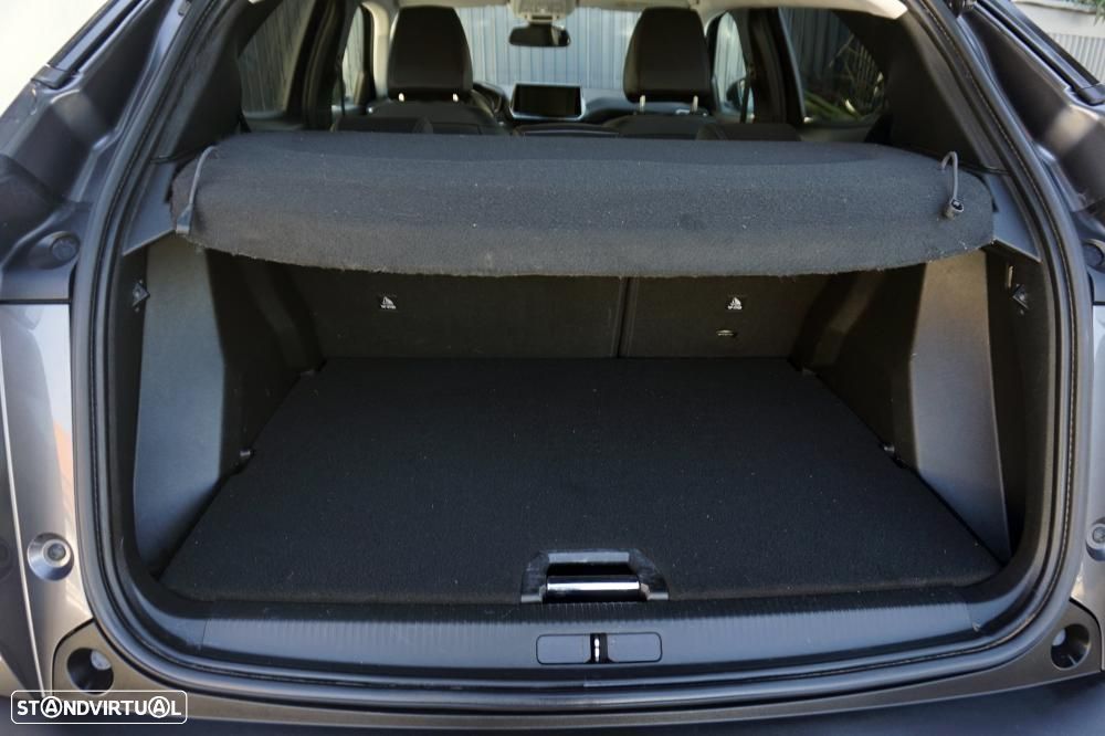 Peugeot 2008 1.2 PureTech Allure - 3