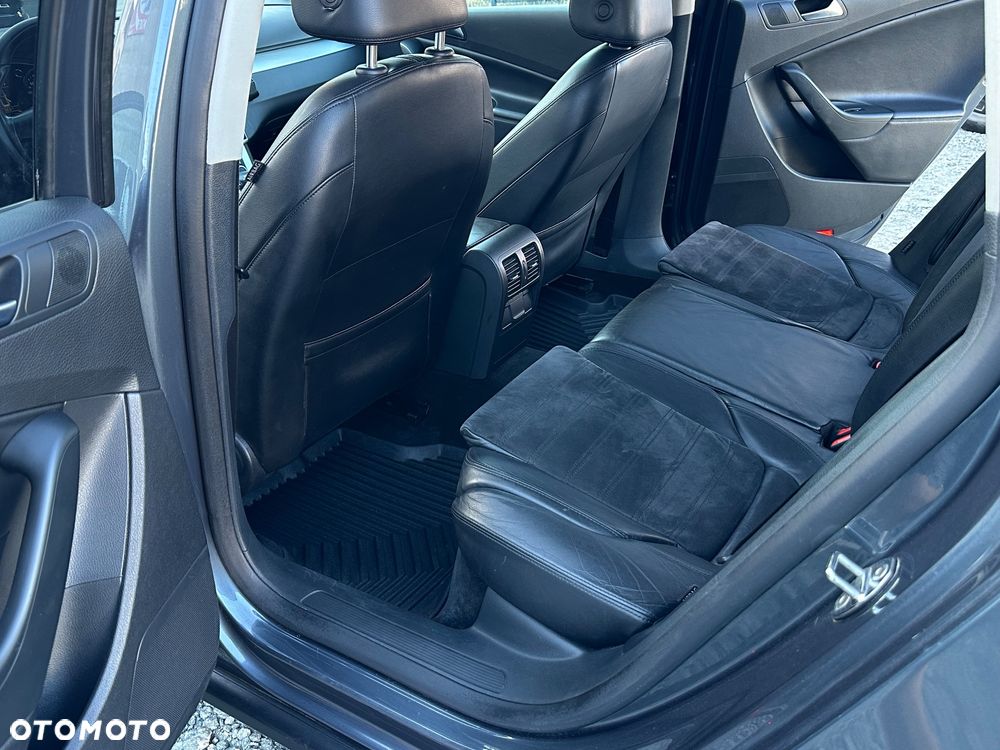 Volkswagen Passat 2.0 TDI 4Mot Highline DSG - 19