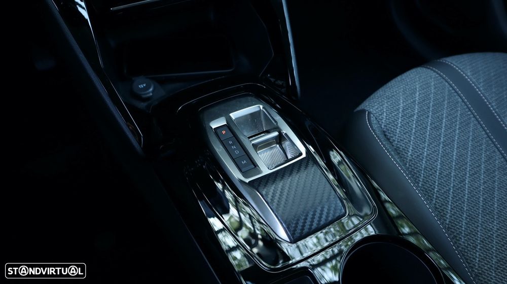 Peugeot 208 1.2 Hybrid Allure e-DCS6 - 32