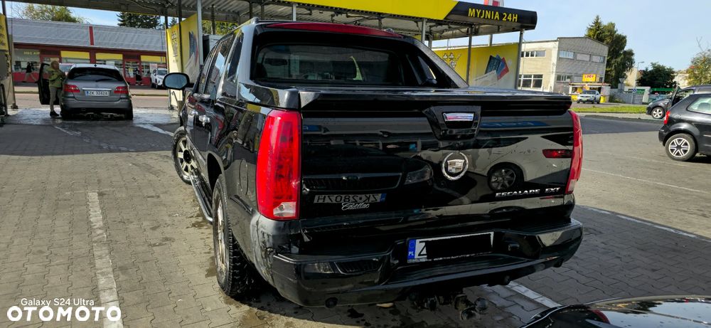 Cadillac Escalade - 15