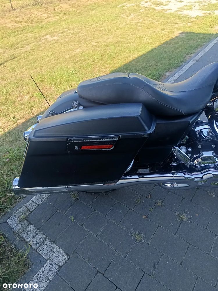 Harley-Davidson Touring Street Glide - 11
