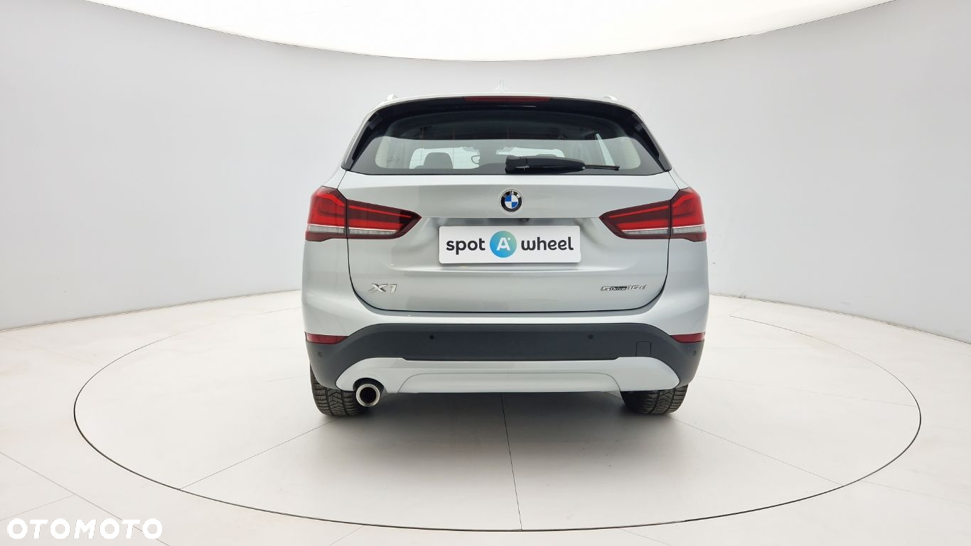 BMW X1 sDrive16d - 8