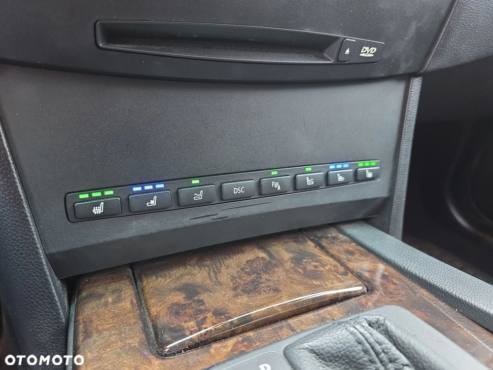 BMW Seria 5 545i - 17
