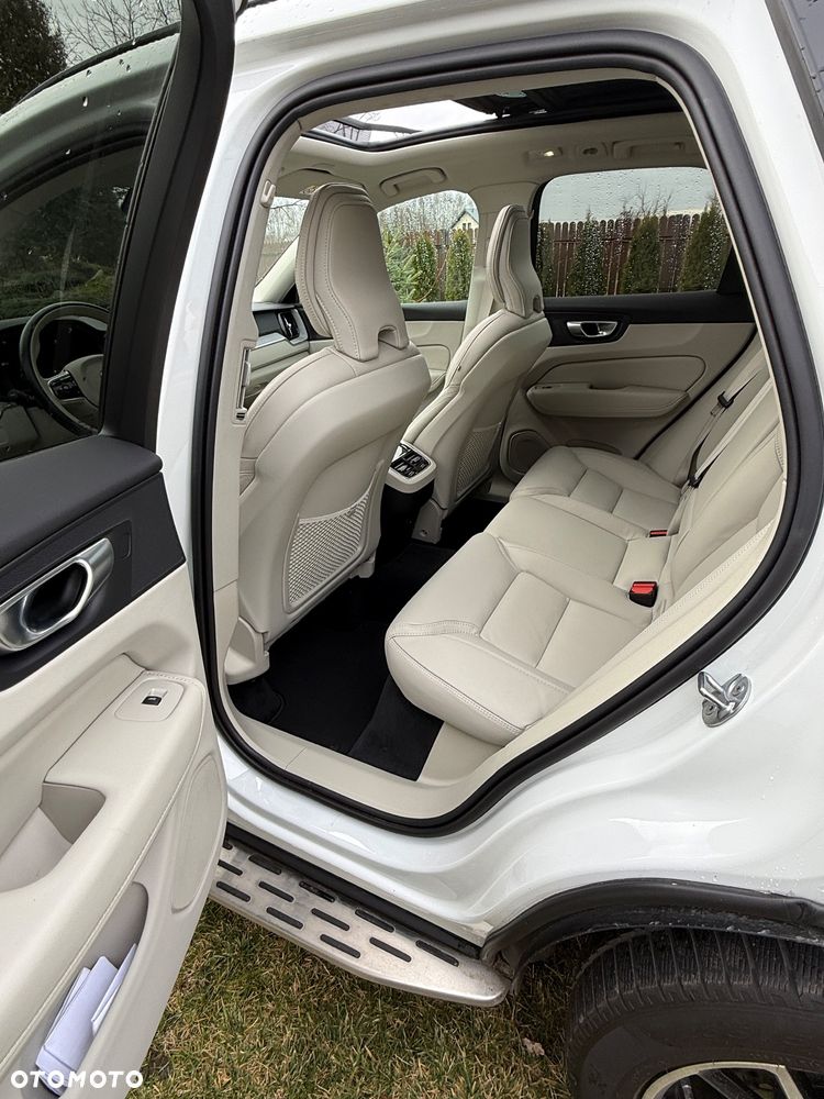 Volvo XC 60 B5 B AWD Ultimate Dark - 15