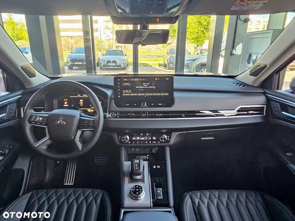 Mitsubishi Outlander PHEV Instyle - 14