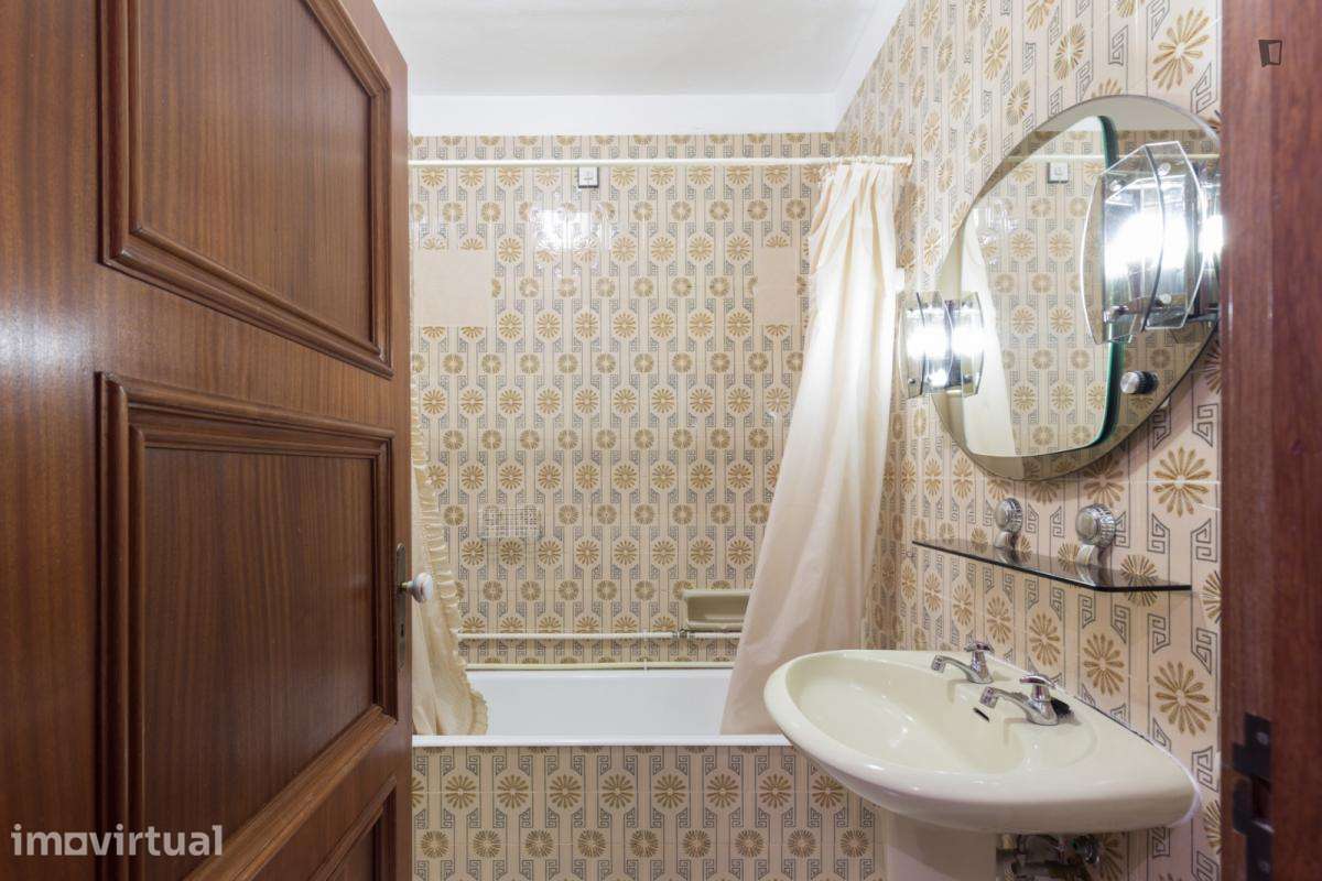 Quarto - localizado em Paranhos Porto - Grande imagem: 2/16