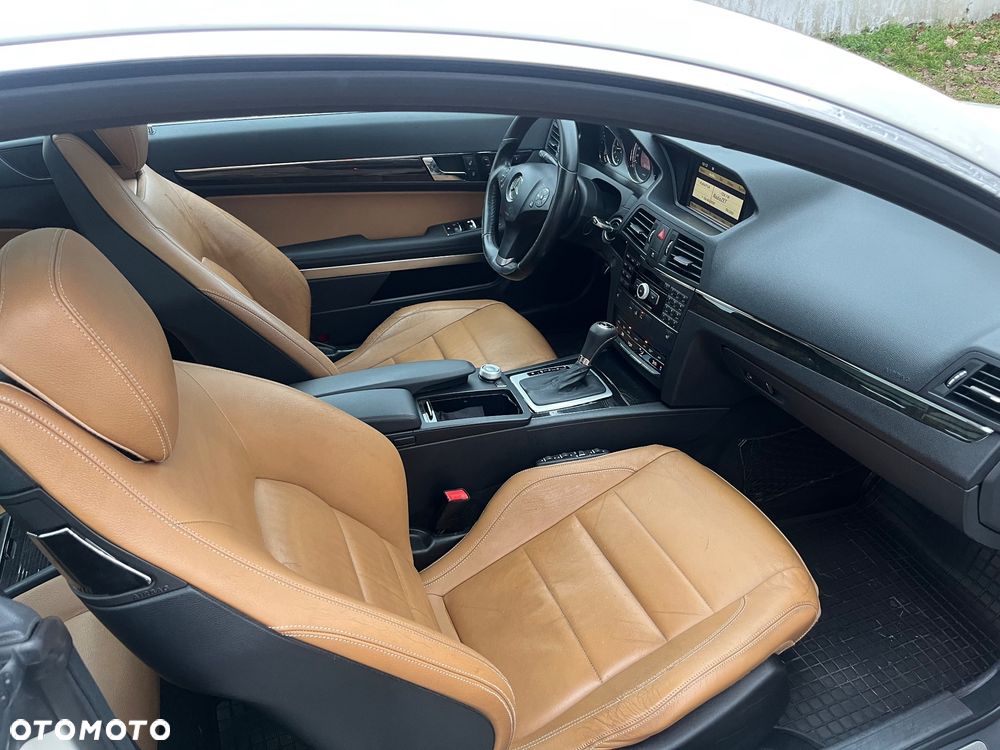 Mercedes-Benz Klasa E - 9