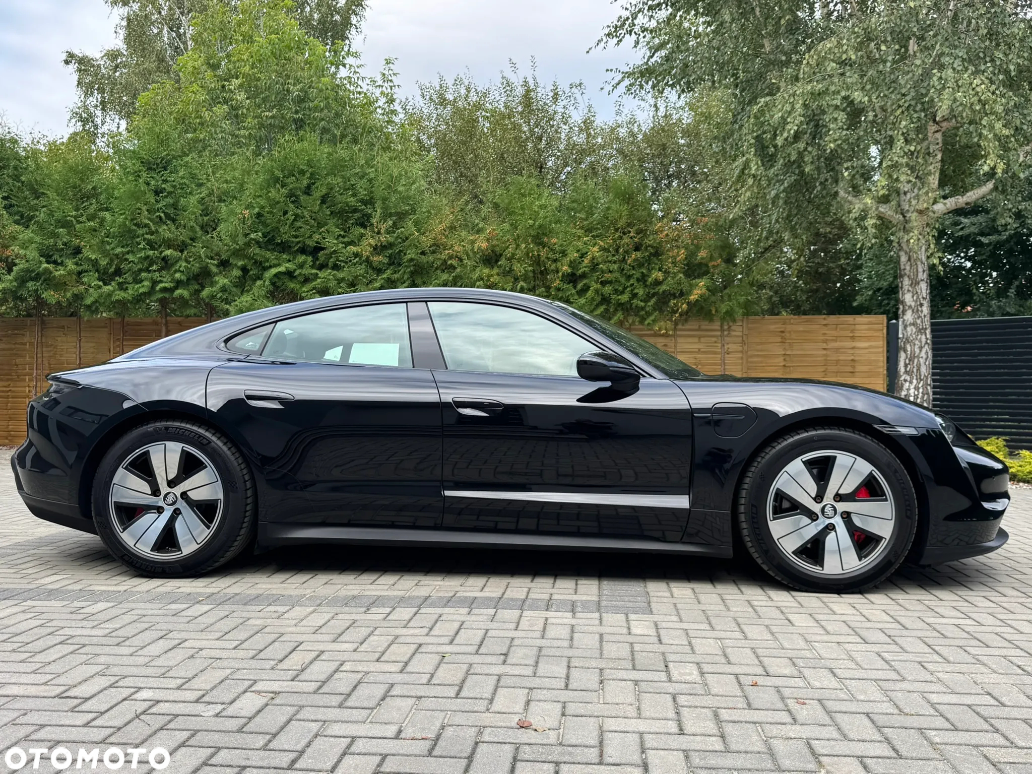 Porsche Taycan - 4