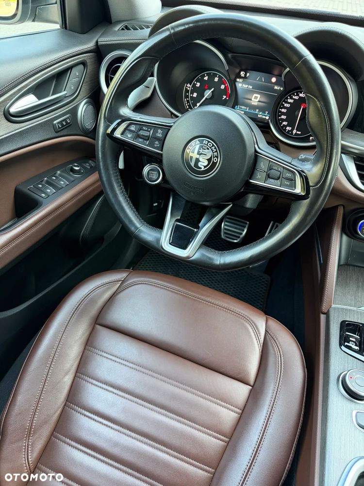 Alfa Romeo Stelvio 2.0 Turbo TI Q4 - 26