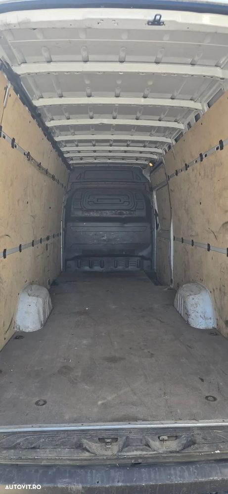 Mercedes-Benz Sprinter - 10