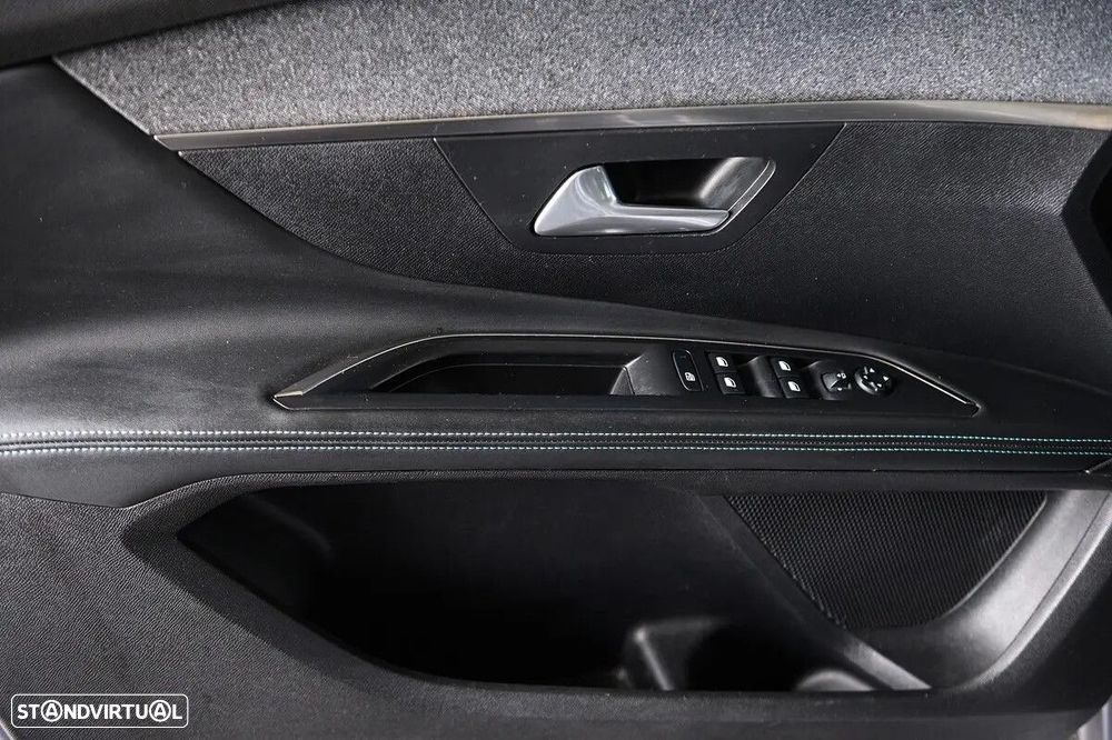 Peugeot 5008 1.5 BlueHDi Allure EAT8 - 25