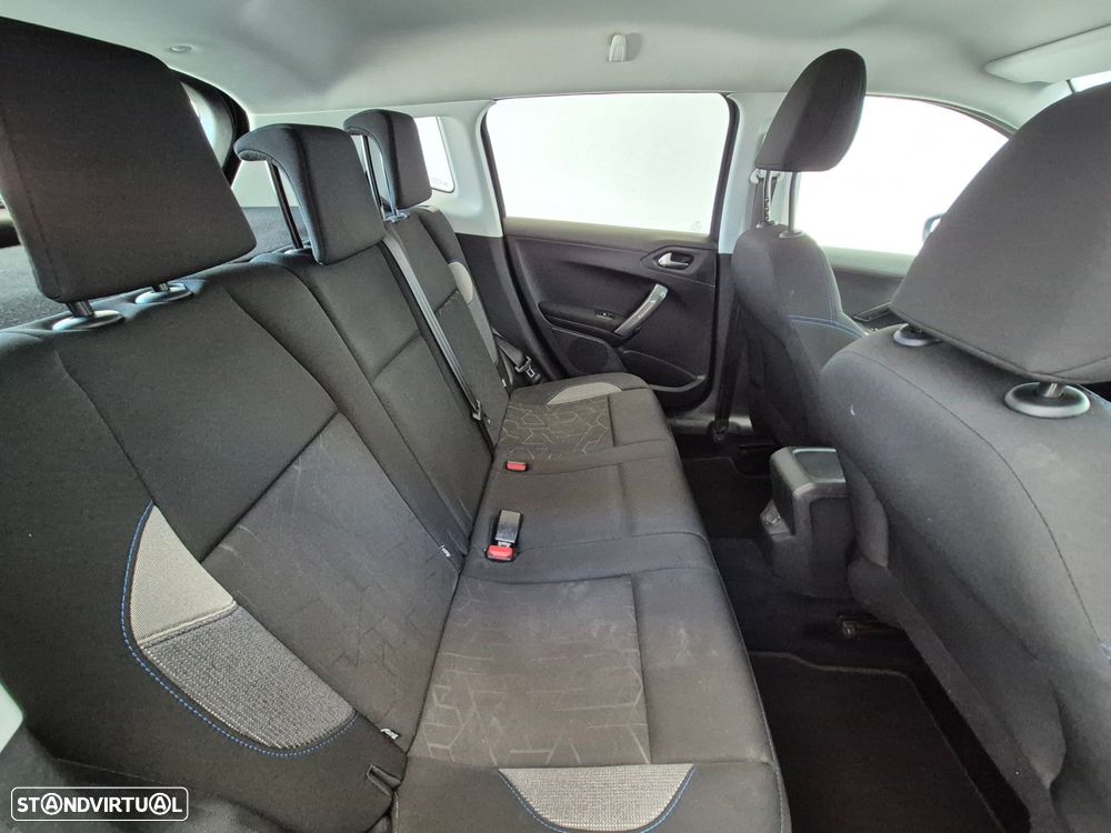 Peugeot 2008 1.2 PureTech Style - 23