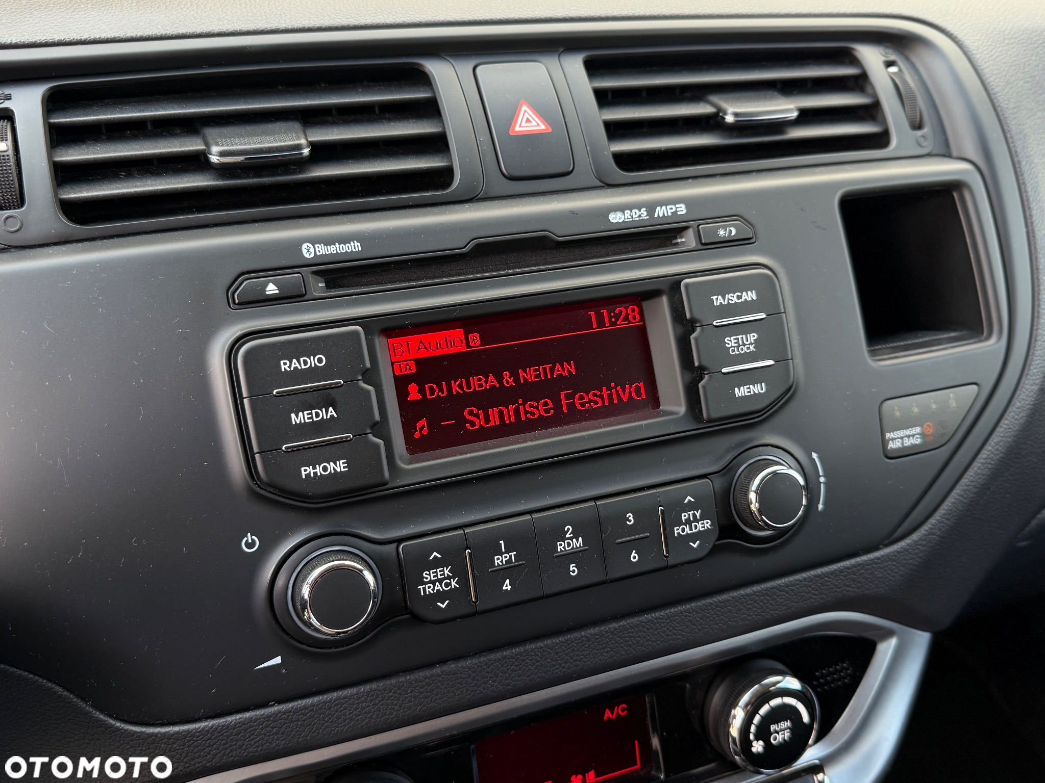 Kia Rio - 10